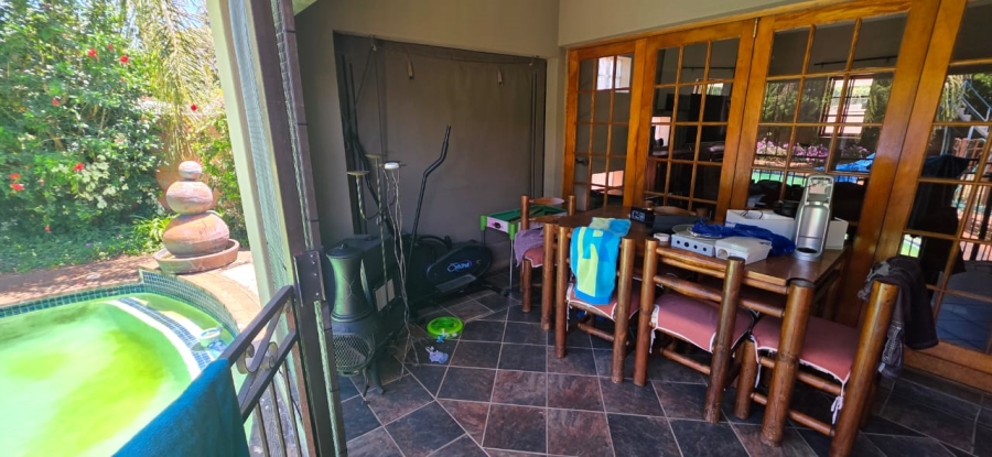 5 Bedroom Property for Sale in Wilkoppies North West
